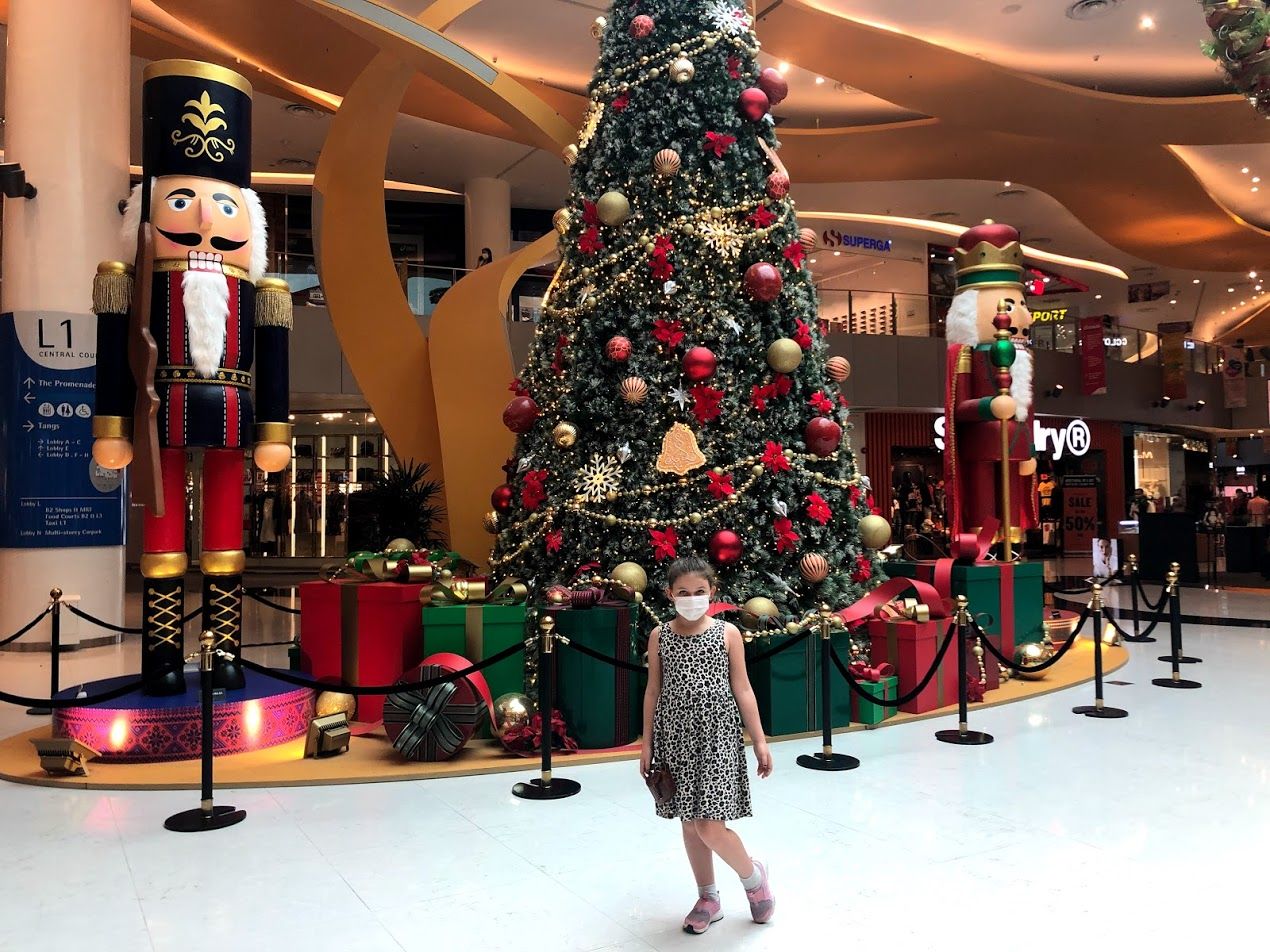 Vivo's Christmas Decor